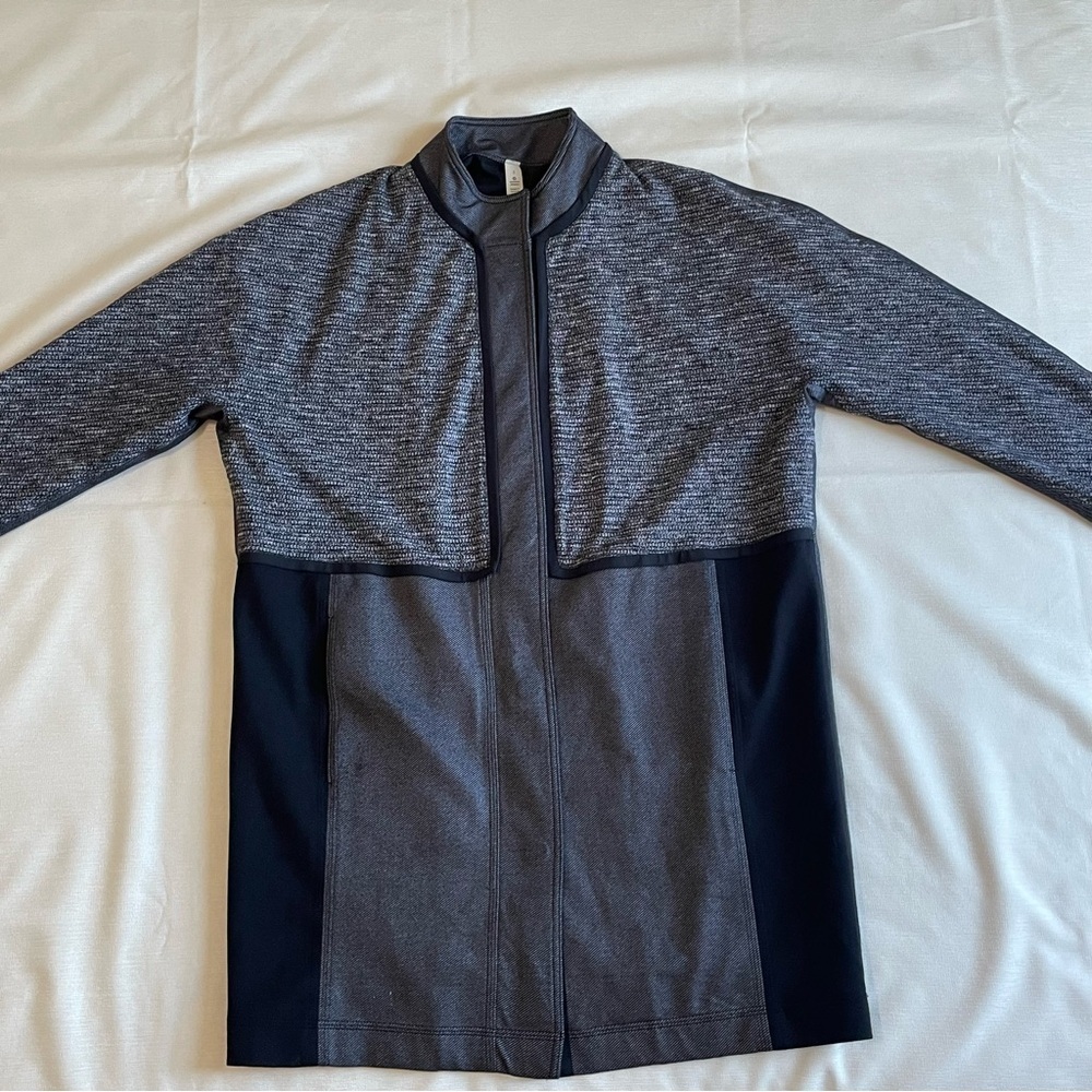 Lululemon Athletica Black and Gray Jacket - Picture 6 of 9